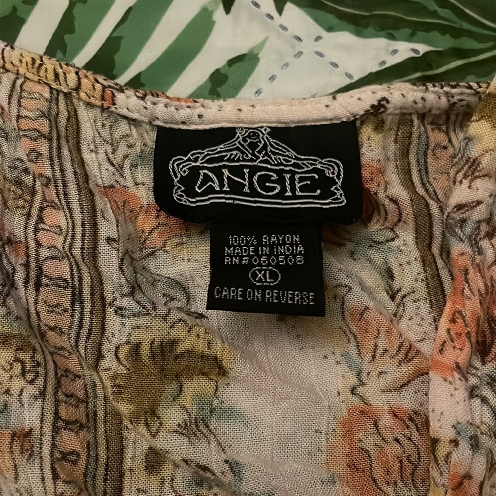 Patterned flowy blouse - Picture 2 of 3